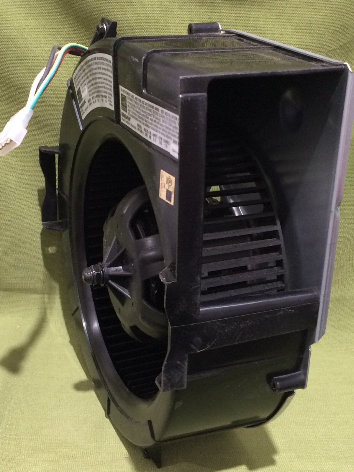 Broan LP110F-B Black Exhaust Ventilation Fan Energy Star 0.3 Amp 120 Volt 60Hz