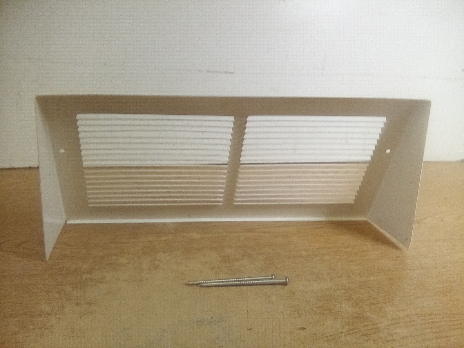 Triangular Baseboard Return Air Grille 3-3/4″ Depth, White”READ DESCRIPTION “