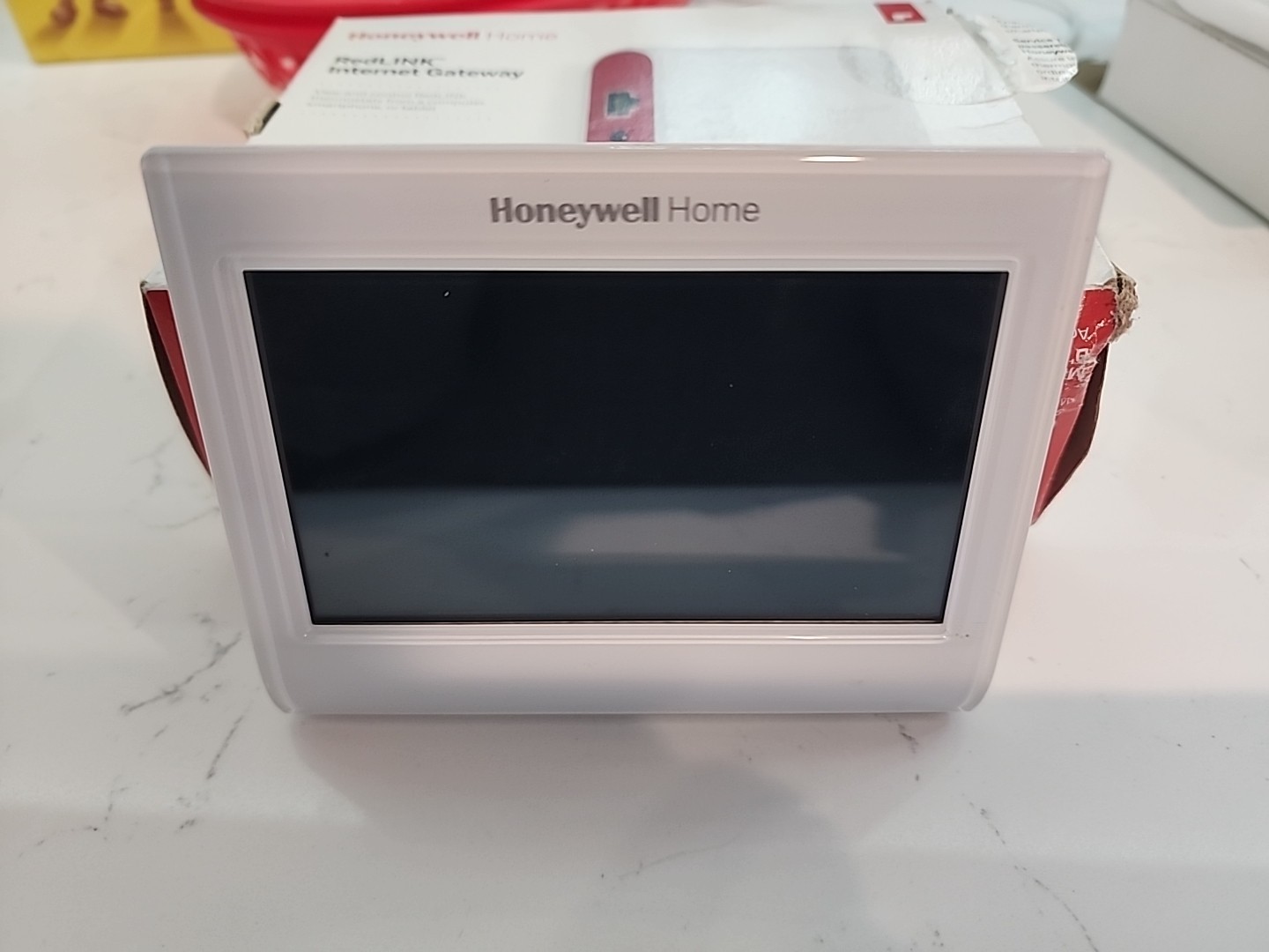 Honeywell RedLINK Internet Gateway And Thermostat