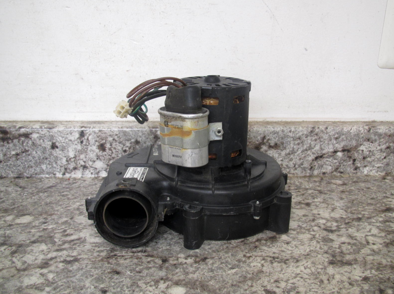York 024-25960-000 / 7062-3958 / A165 Furnace Draft Inducer Motor Free Shipping