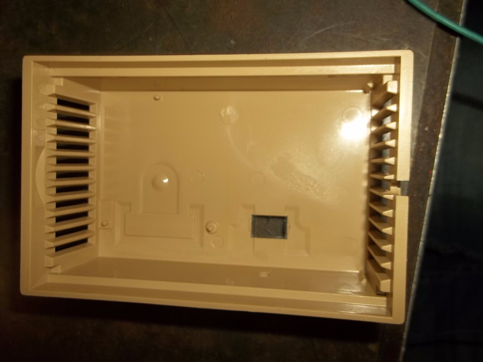BARBER-COLMAN AT-11-402 COVER FOR ROOM THERMOSTAT PLASTIC BEIGE (X4)