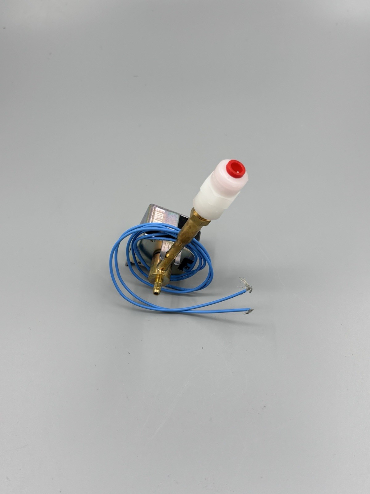 Honeywell 50041883-002 AC Solenoid Valve for HE100 and HE200