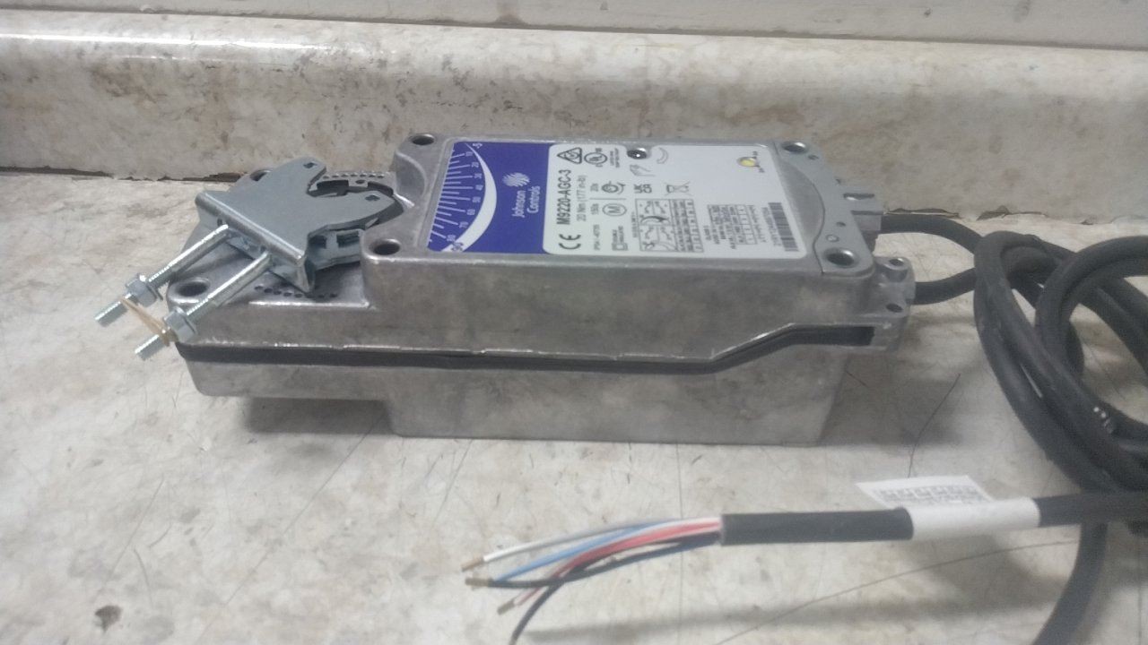 Johnson Controls M9220-AGC-3 24VAC/DC 177 In-Lb Torque Spring Return Actuator