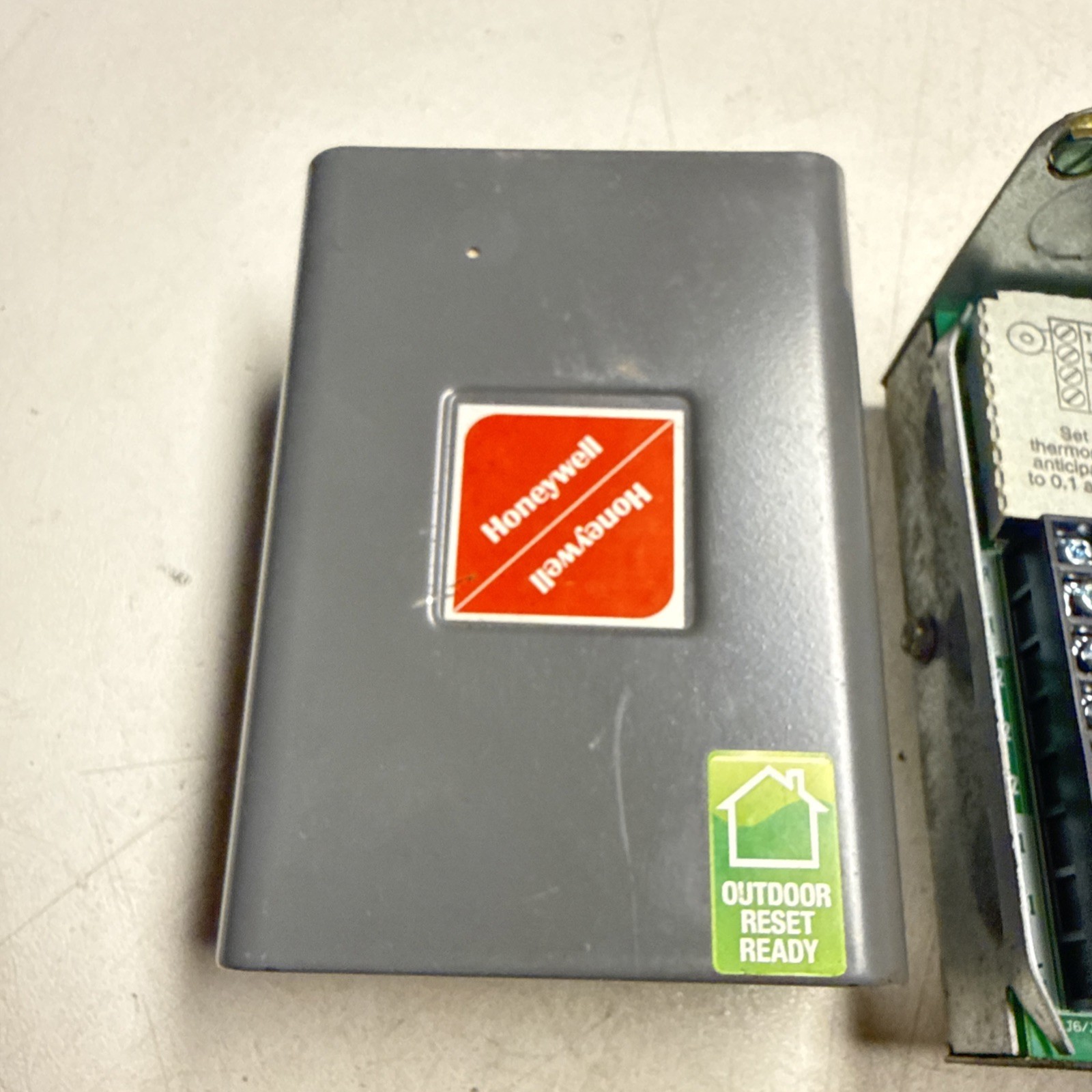 Honeywell L7224U-1002 Electronic Oil Aquastat