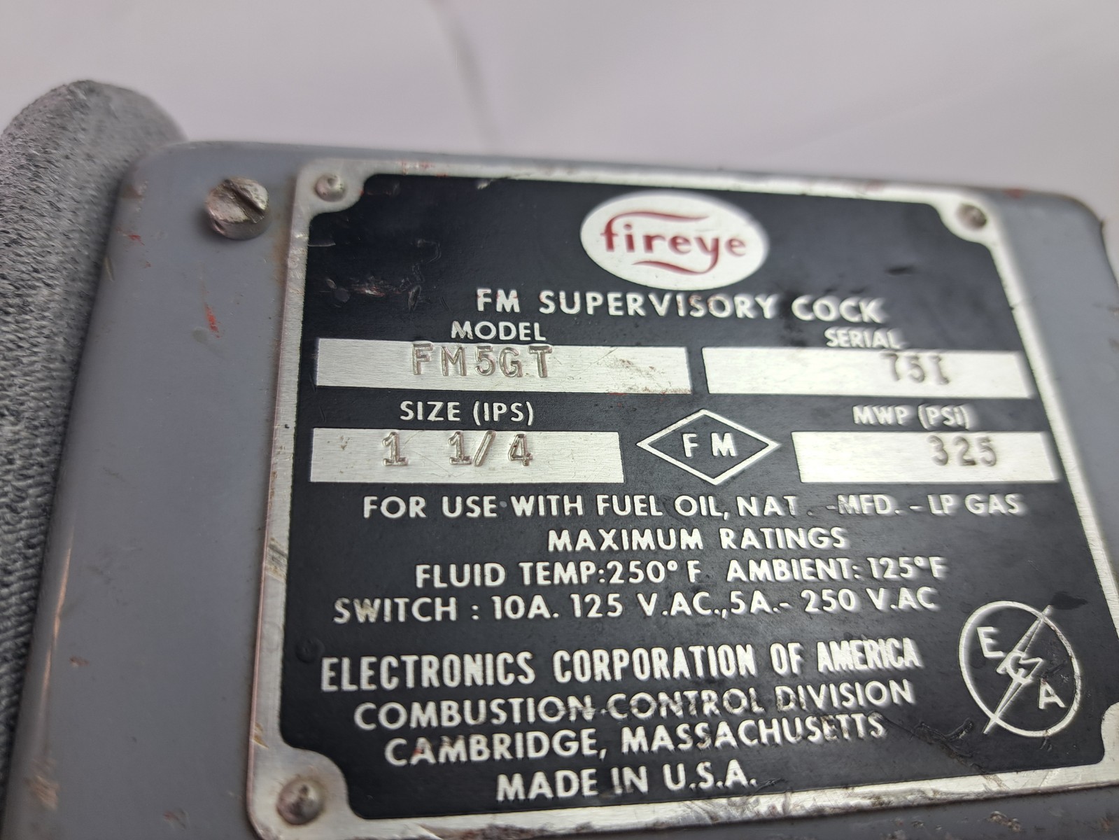 Fireye FM5GT Supervisory Fuel Cock 1-1/4″ Gas Oil Valve 325 PSI