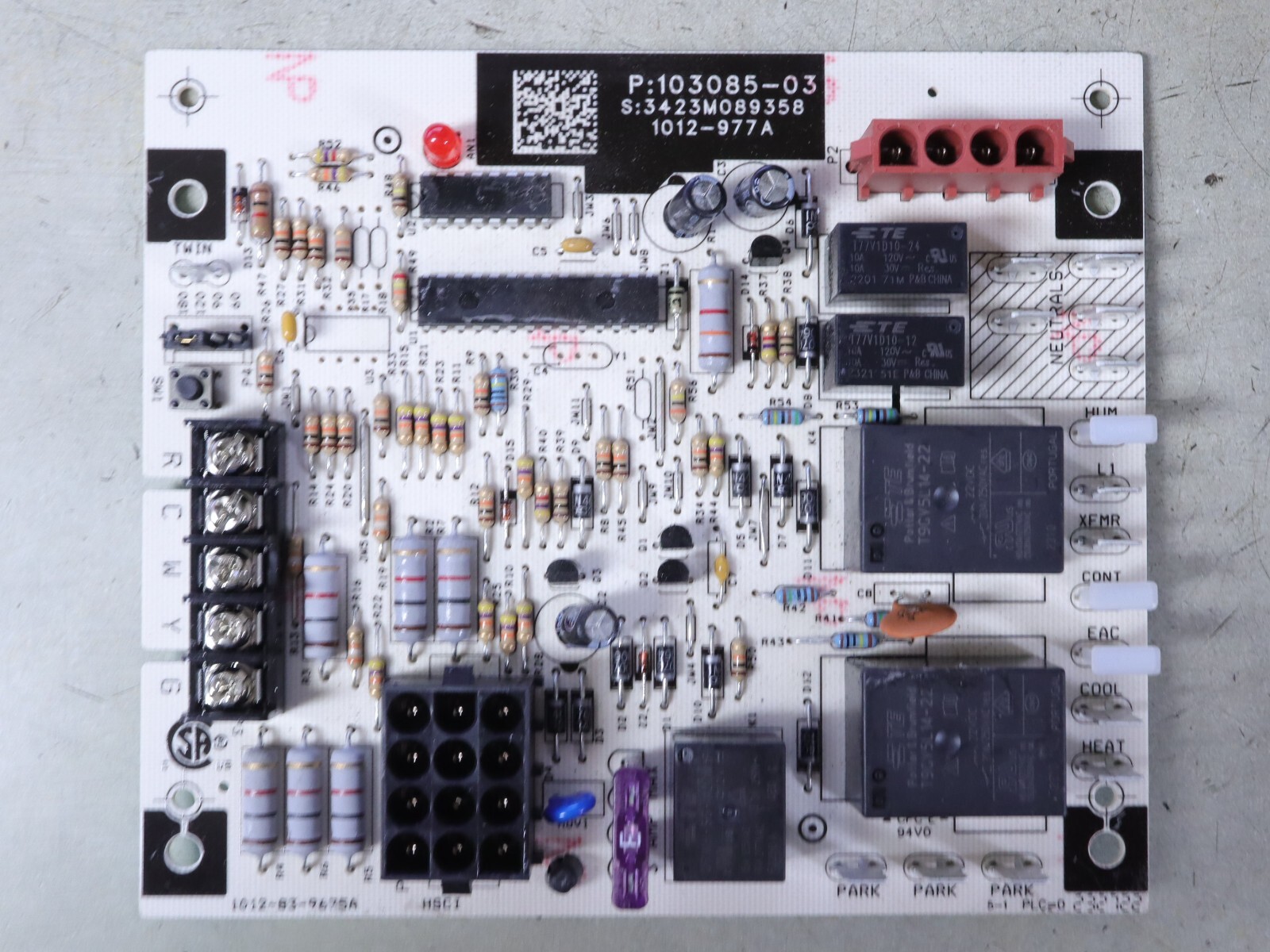 Honeywell LENNOX 103085-03 Furnace Control Circuit Board 1012-977A