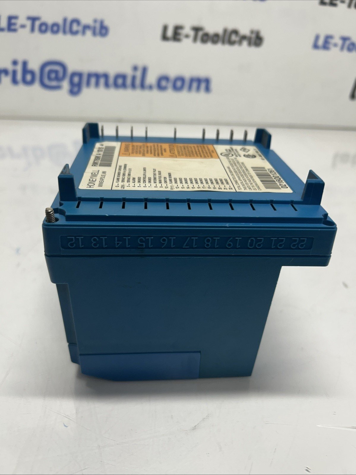 HONEYWELL RM7890 A 1015 ULTRAVIOLET FLAME AMPLIFIER N-518