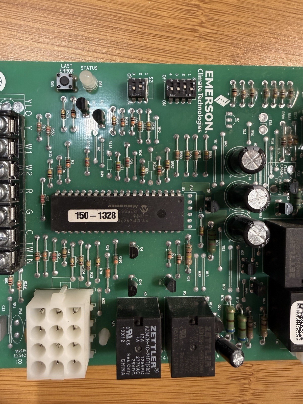 BRAND NEW Trane Emerson 50M51-495-01 Control Circuit Board D344301P01, Mexico