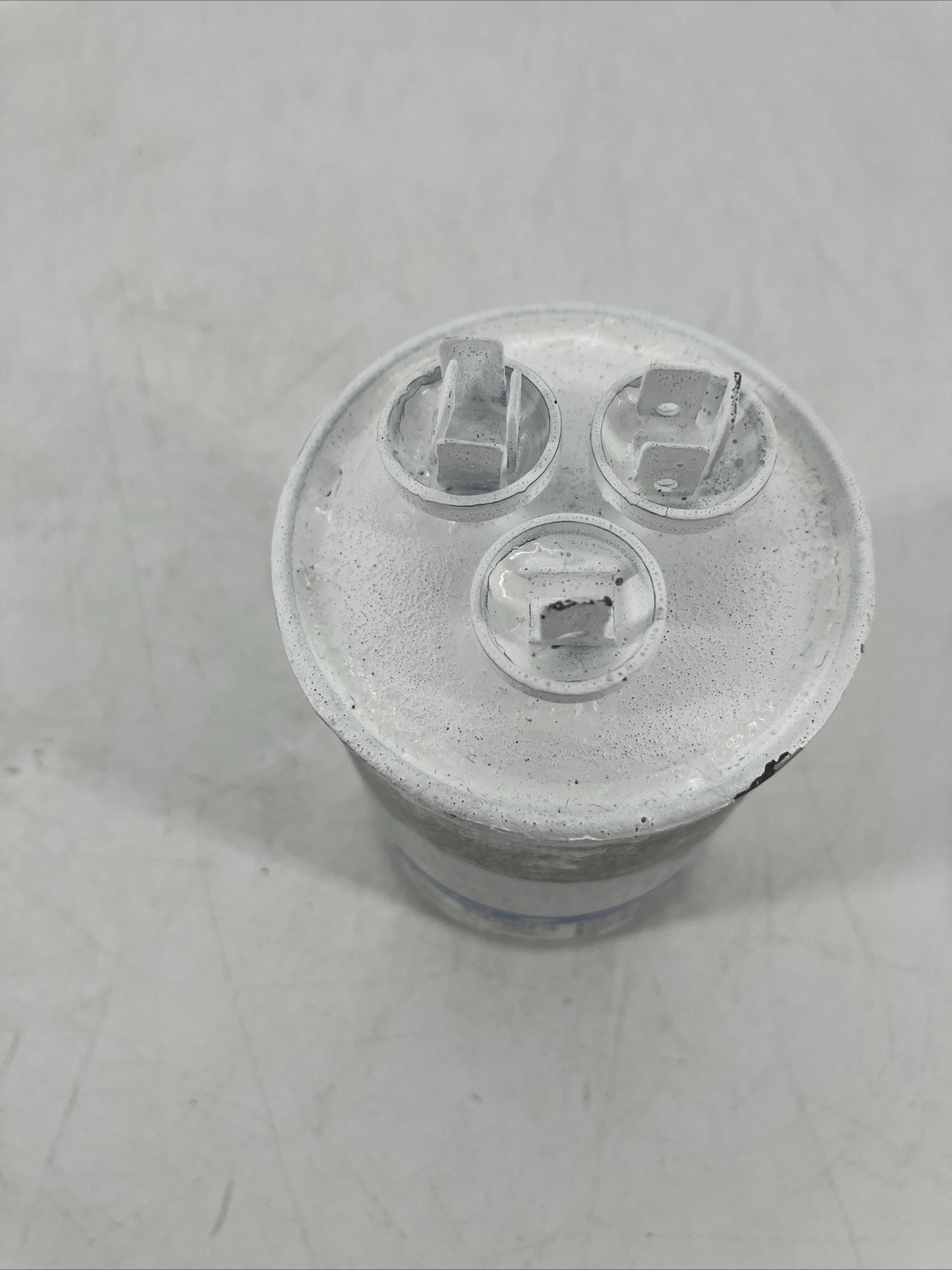 70+ 7.5 MFD Dual Voltage Round Run Capacitor 440V/370V | TITAN Pro HVAC