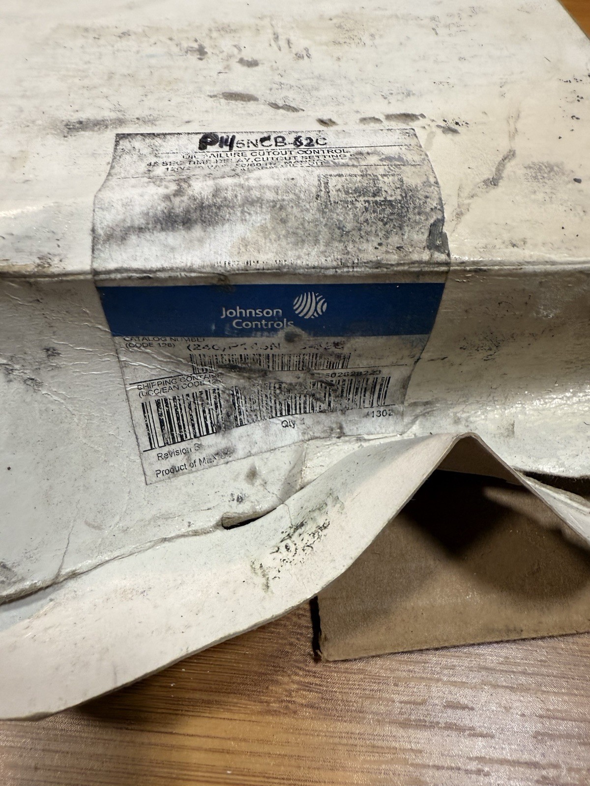 BRAND NEW Johnson Controls P145ncb-82C Lube Oil Control,6.5 Psi,120/240
