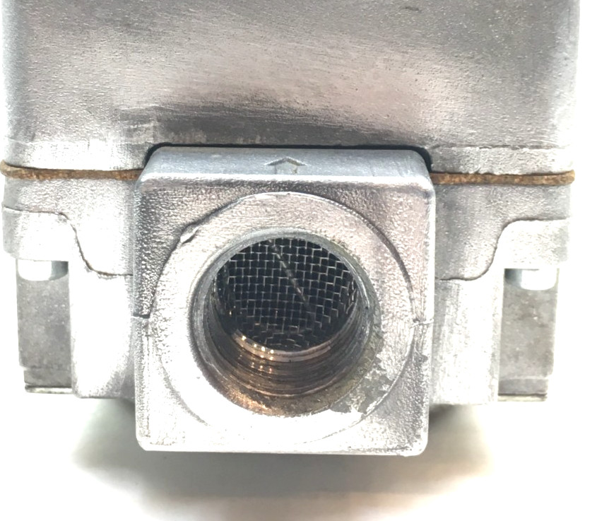 White Rodgers 36C03 333 HVAC Furnace Gas Valve in 1/2″ out 3/4″ used #G118A