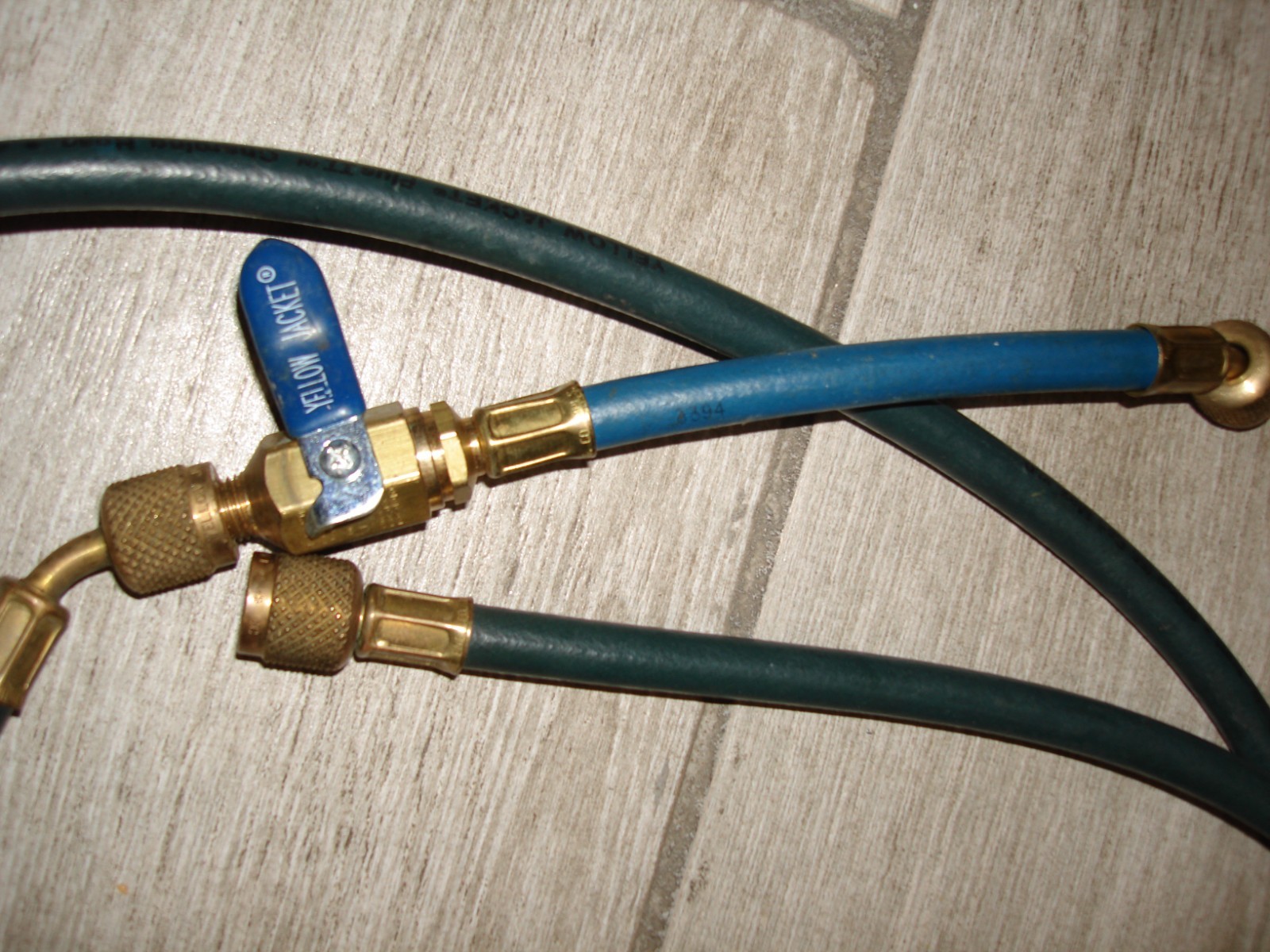 Yellow Jacket Plus II Charging Hose Set 3 Brass Hoses Red Blue Yellow 4000 psi