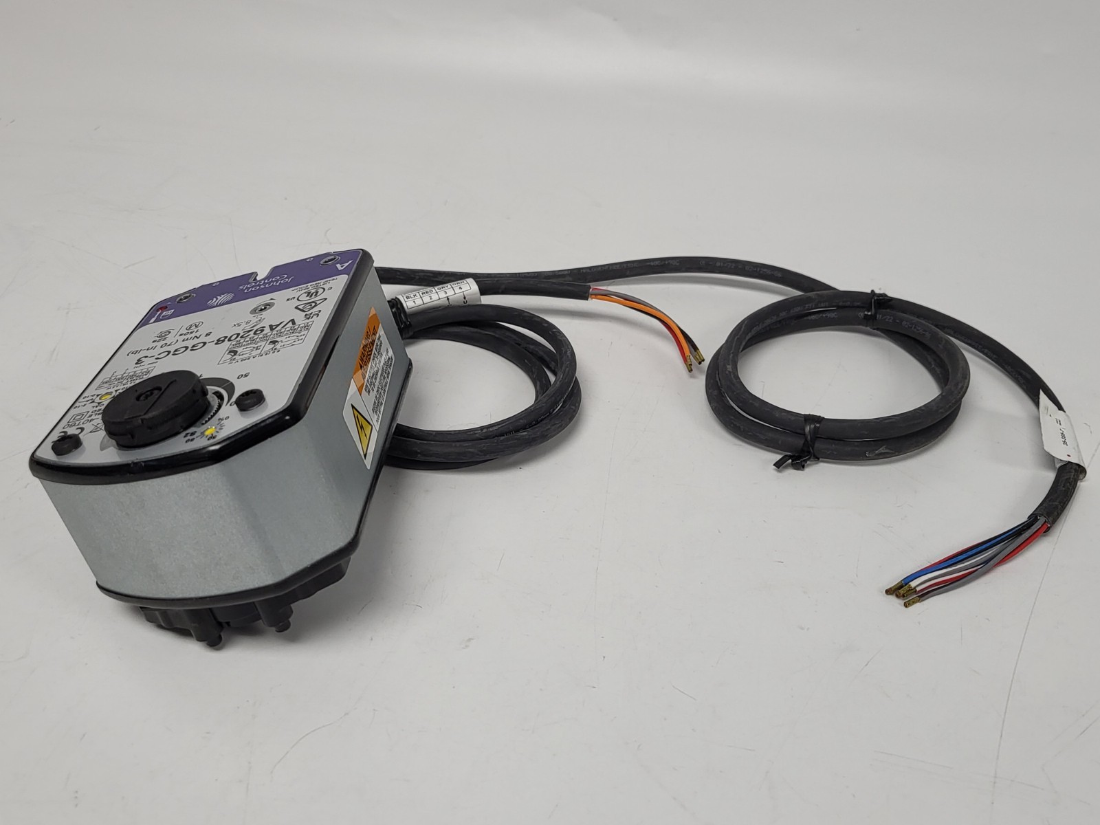 Johnson VA9208-GGC-3 Electric Spring Return Valve Actuator, 24VAC, 70 in-lb