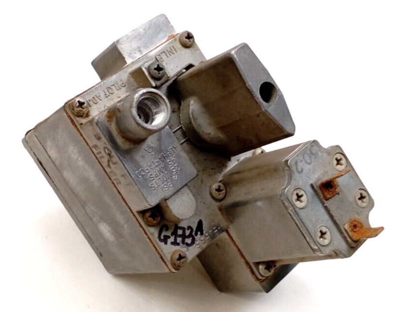 ALPHA-TAFCO TF-555 01-19018 Gas Valve 25V .45 A 1/2 PSI in out 1/2″ used #G173A