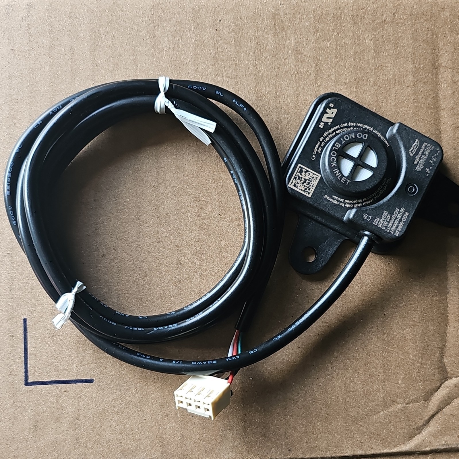 Sensata Technologies RGD-00ML02 Refrigerant Sensor w/ Cable, Black