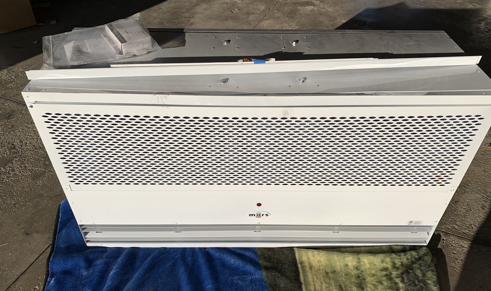 MARS Recessed Heated Air Door Curtain PH1048-1EFH-PW Scratch and Dent