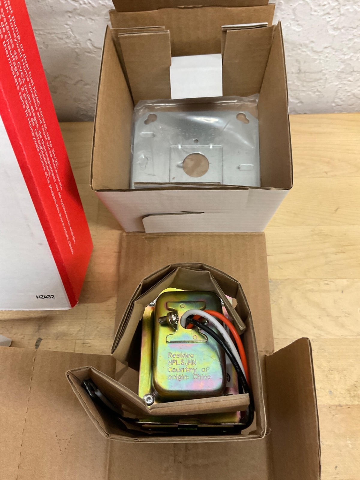 Honeywell HZ432K Truezone Kit H432 Panel AT140A1042 Trans C7735A1000 Sensor New