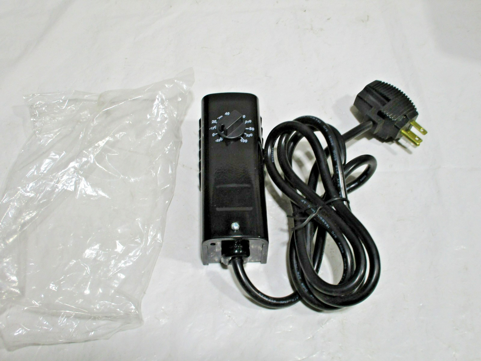 New COLUMBUS ELECTRIC MODEL KT-121 PORTABLE HEATING/COOLING THERMOSTAT in Box