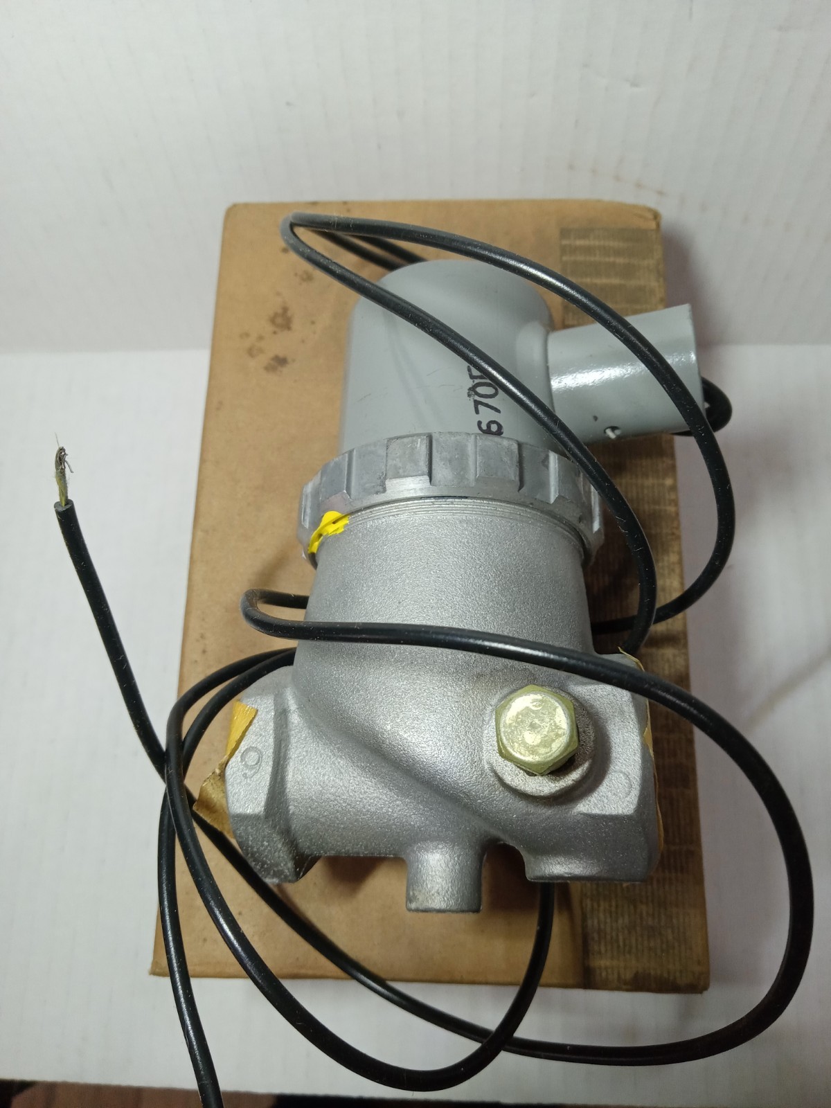 NEW WHITE-RODGERS 2509-254 Gas Valve 1/2″ NPT 25V Solenoid Cushioned Power NEW