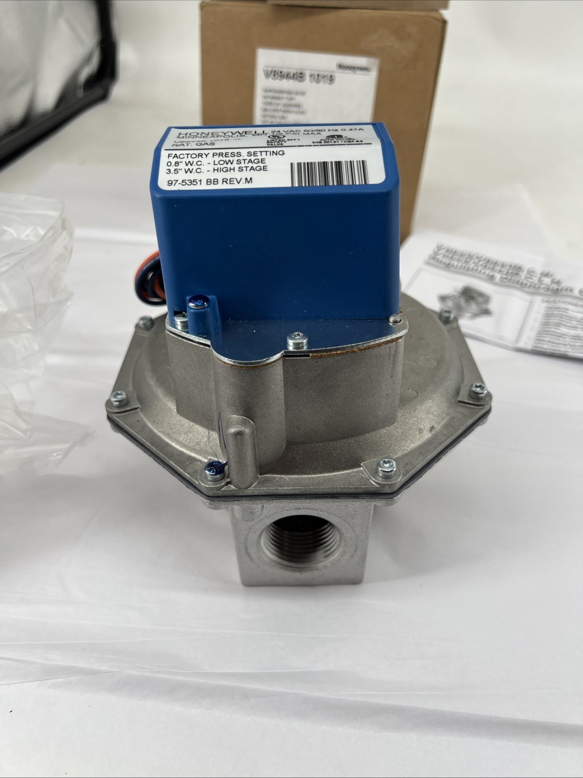 Honeywell V8944B 1019 Diaphragm Gas Valve, 24V, 50/60 Hz, 1” NPT, 1/2 PSI, NG