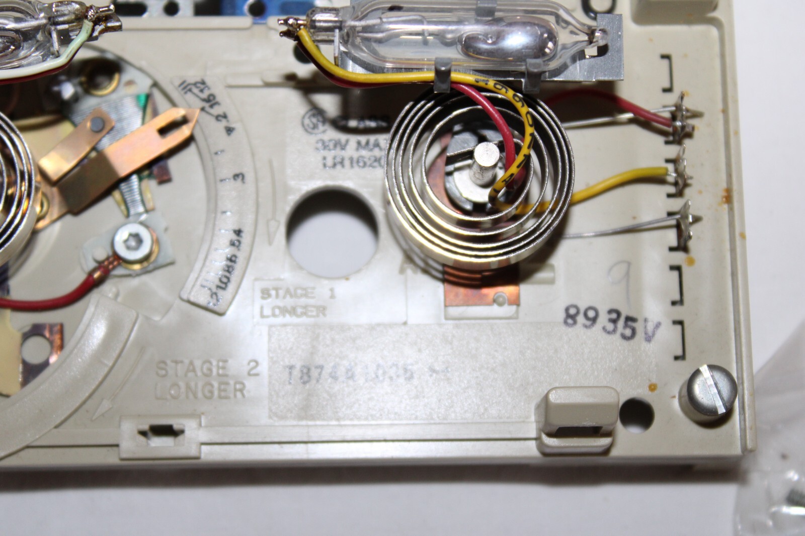 Honeywell T874A1036 Non-Programmable Thermostat Wall-Mounted 30V Max 50-80° F P3