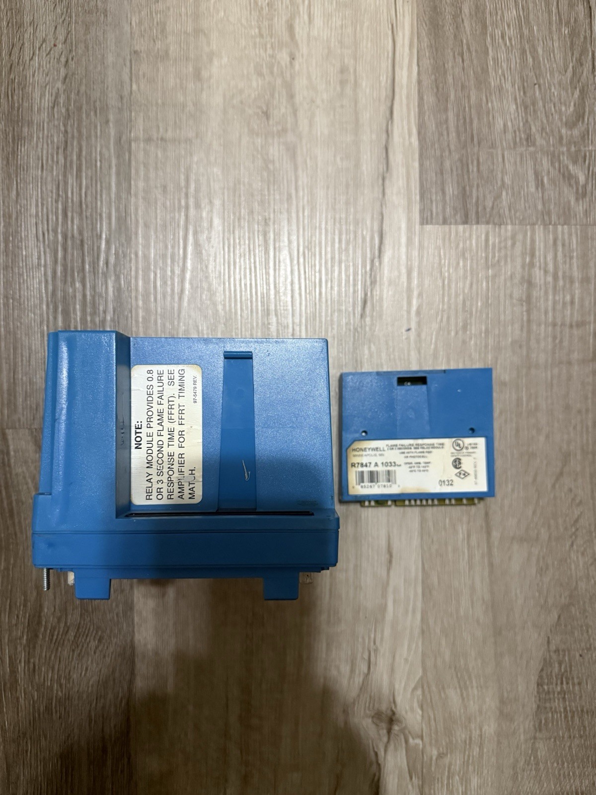 Honeywell RM7895A1014 withQ7800A1005 chassis BURNERCONTROL. 5E-16