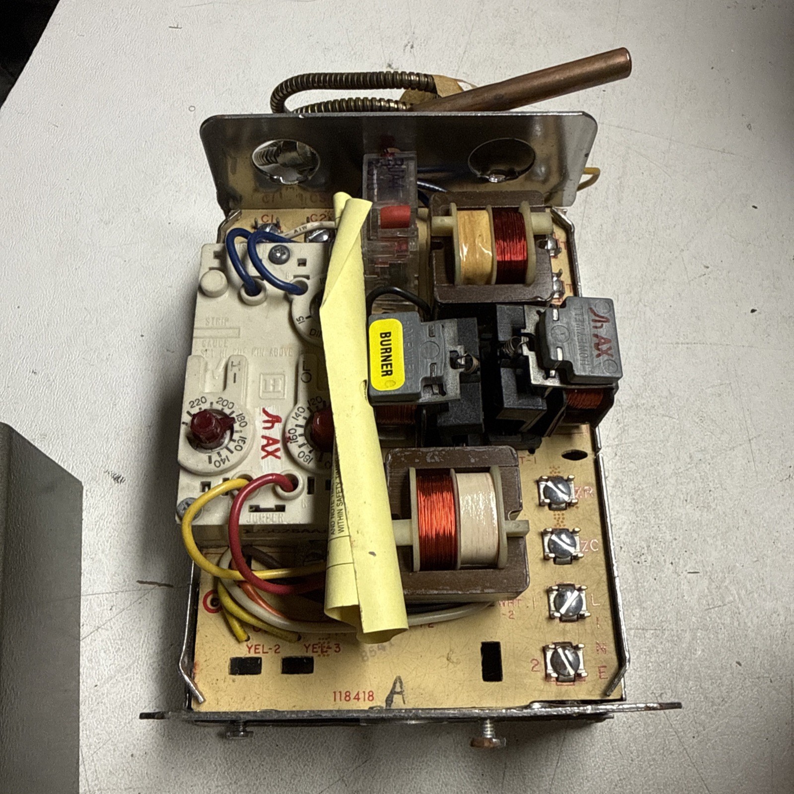 Sid Harvey’s Honeywell Combination Control R8182H New In Box