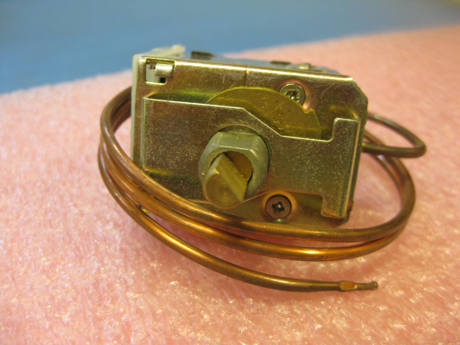 A45-1095-030 RANCO AUTO PART THERMOSTAT (LOT OF 1)