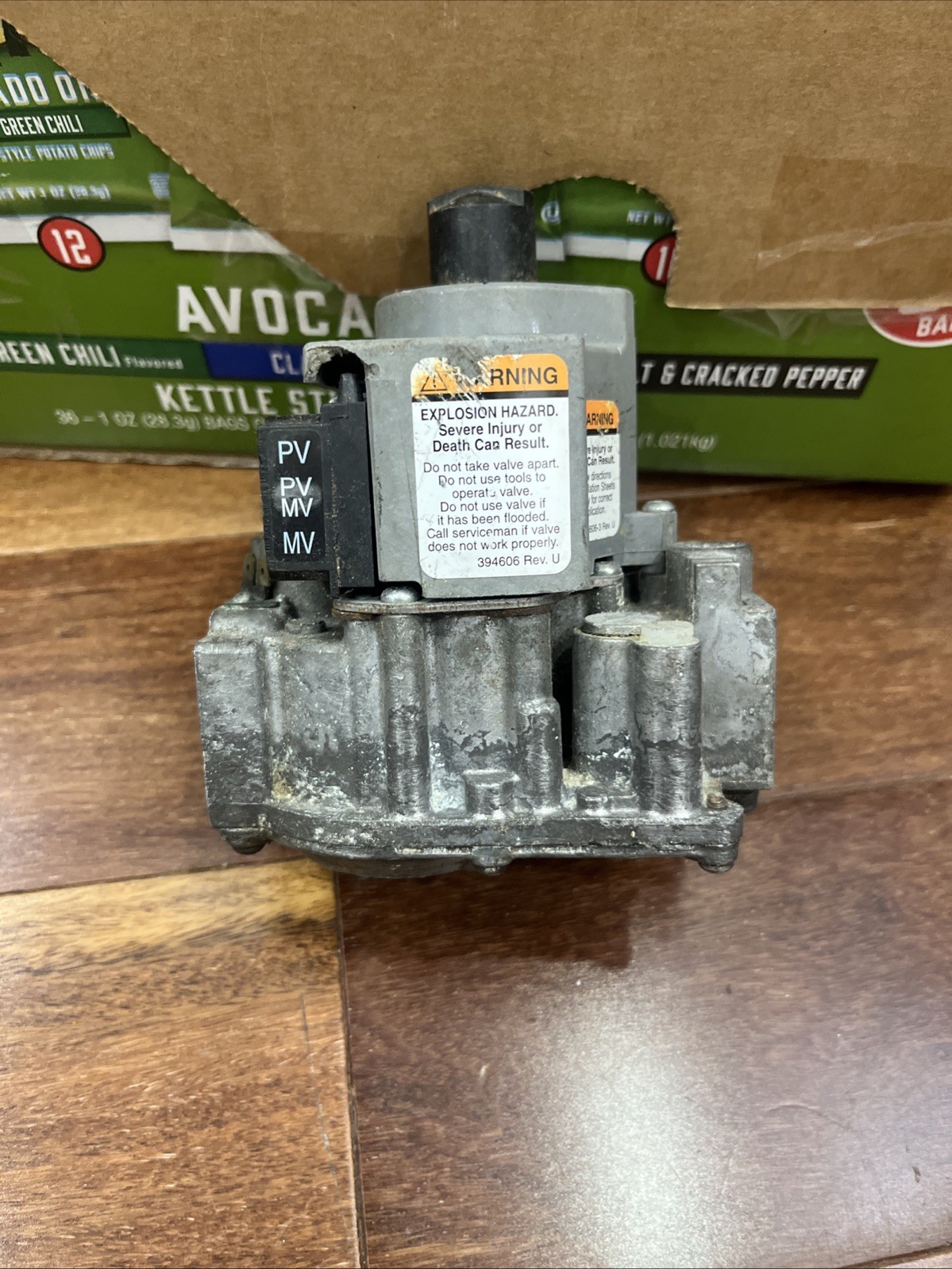 New Honeywell VR8345M4302 Electronic Ignition Dual Auto Valve Combo Gas Control