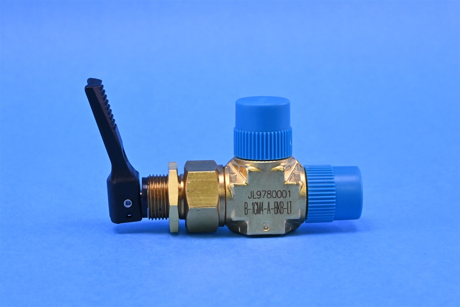 Swagelok Brass Angle-Pattern Toggle Valve 1/4 in NPT B-1GM4