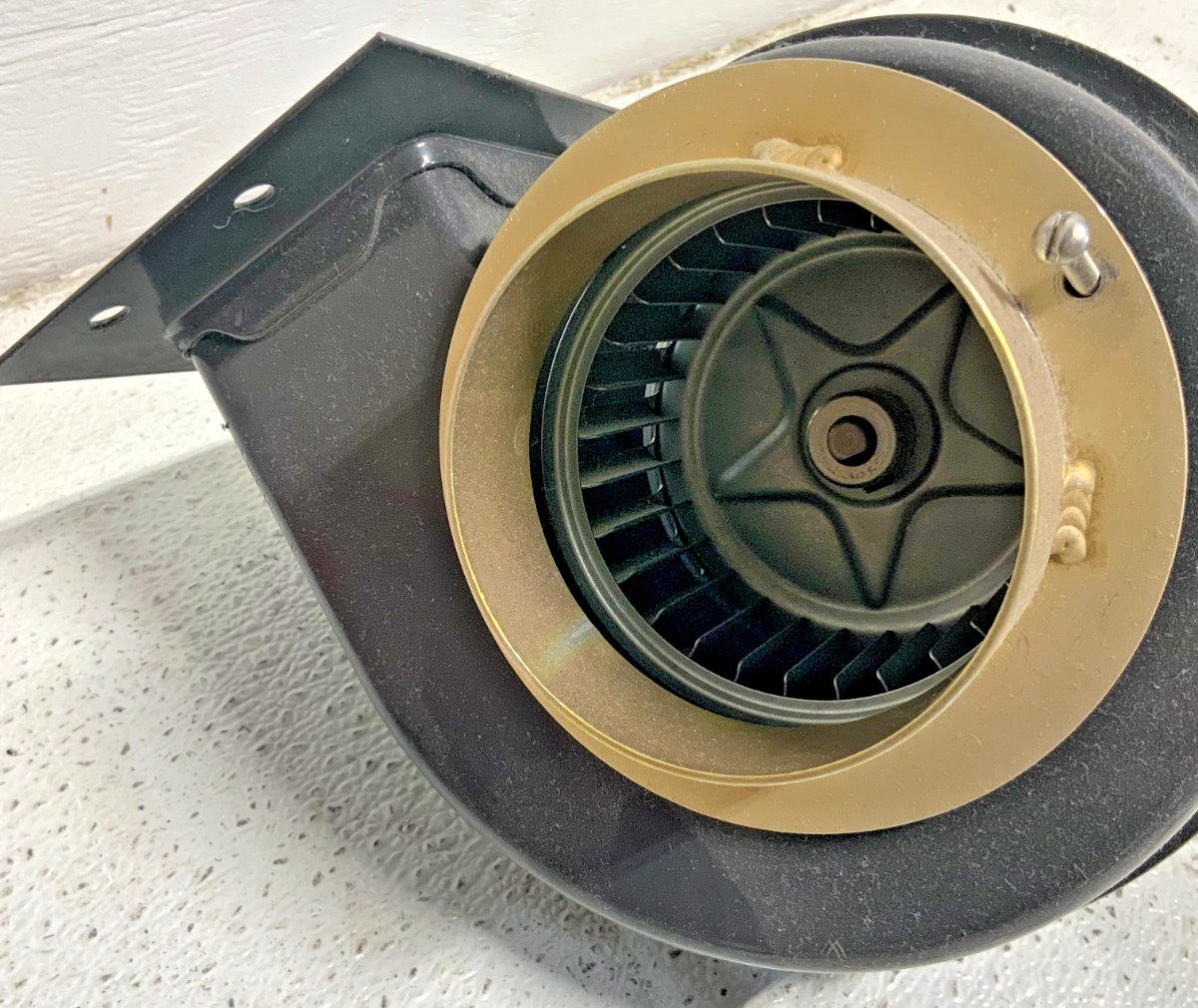 Dayton 2C915A Blower Motor Fan 3020RPM Type U21B 230VAC 1/30HP 58/54A 7021-3483