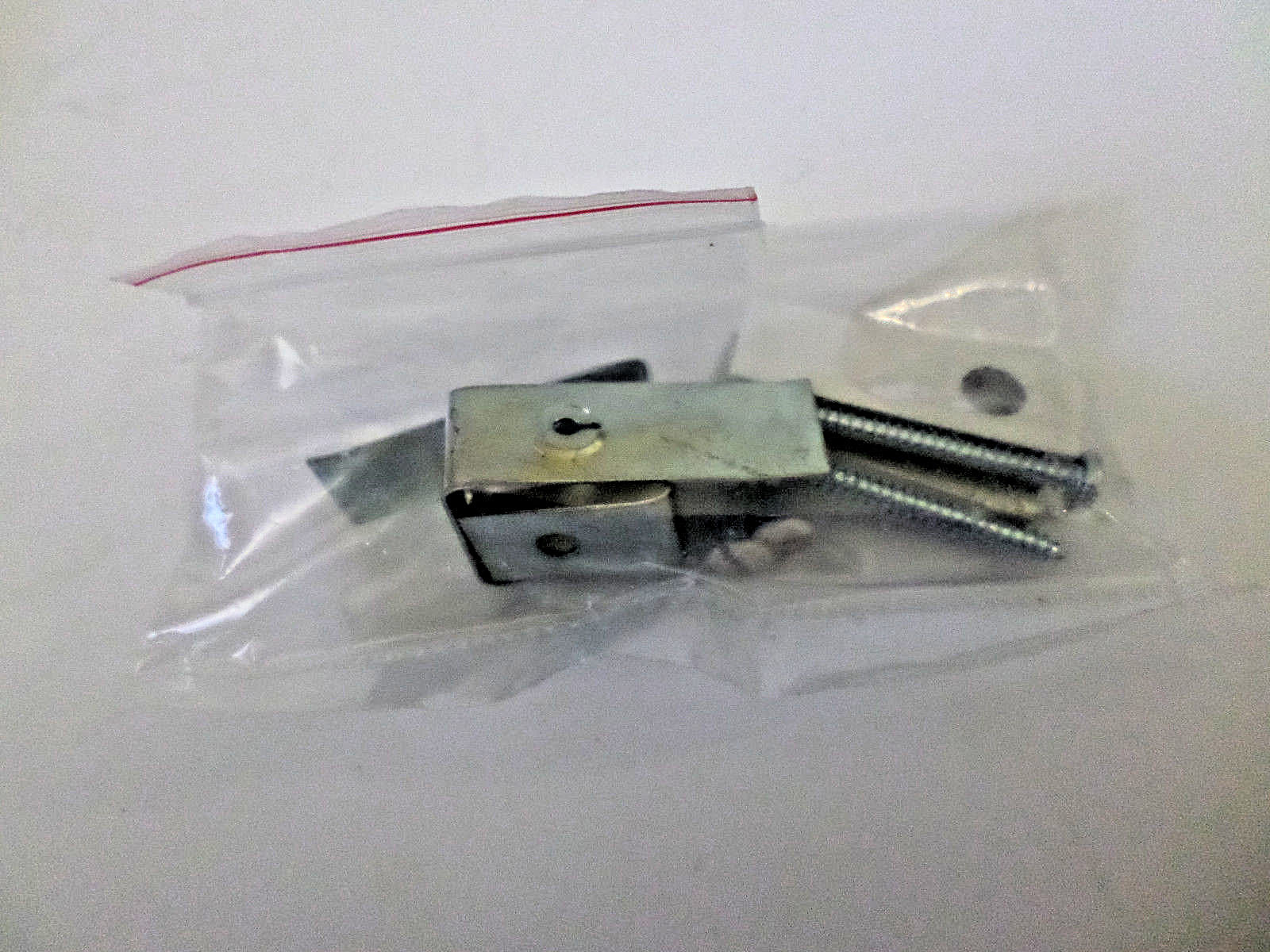 Johnson Controls HT-6703-0N00W Zone/Wall Mount Humidity Transmitter NOS OPEN BOX