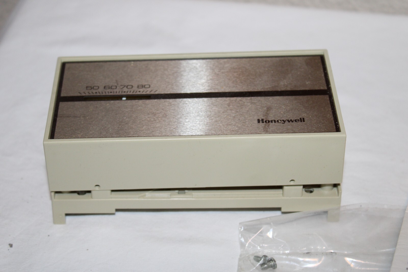 Honeywell T874A1036 Non-Programmable Thermostat Wall-Mounted 30V Max 50-80° F P3