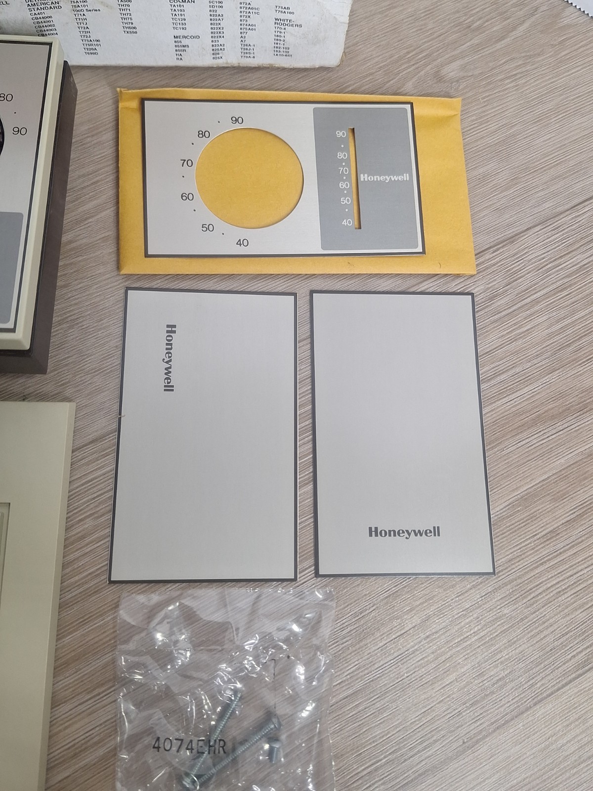 New Honeywell T651 A 2028 / T651A2028 Line Voltage Heat-Cool Thermostat