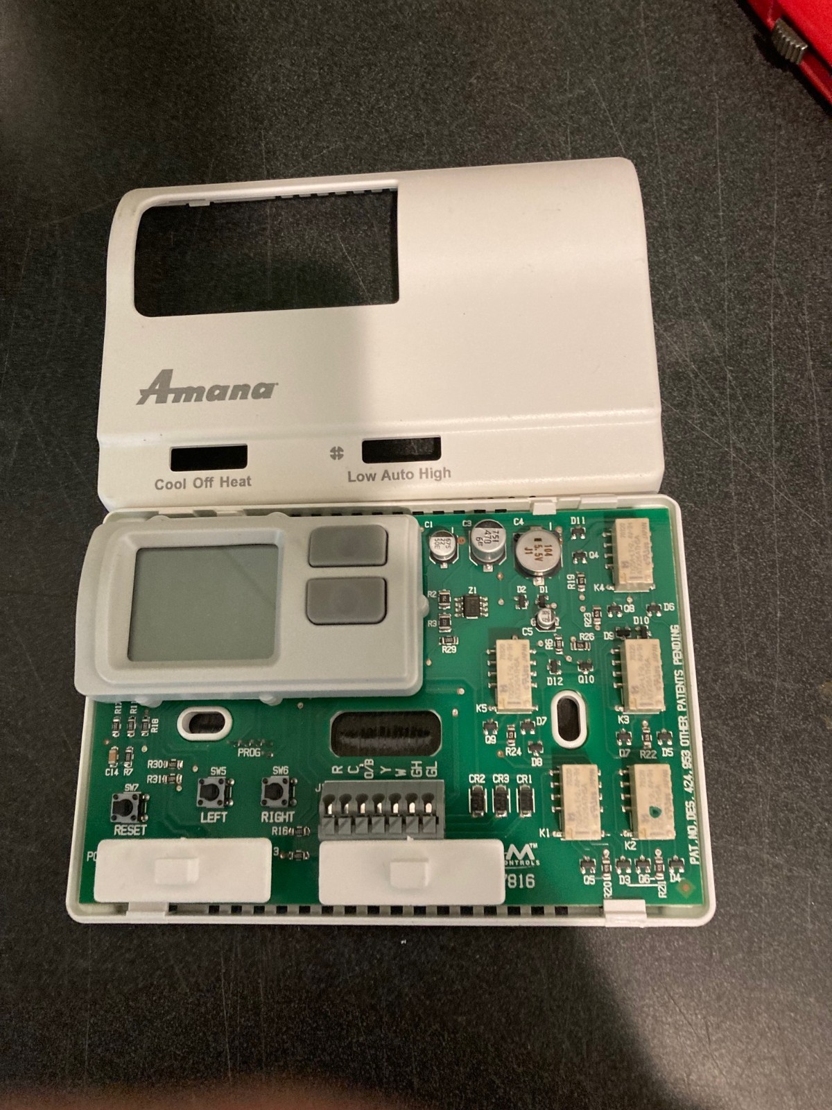Amana 2246003 HP non programmable 2-Stage Heat/ 1-Stage Cool thermostat