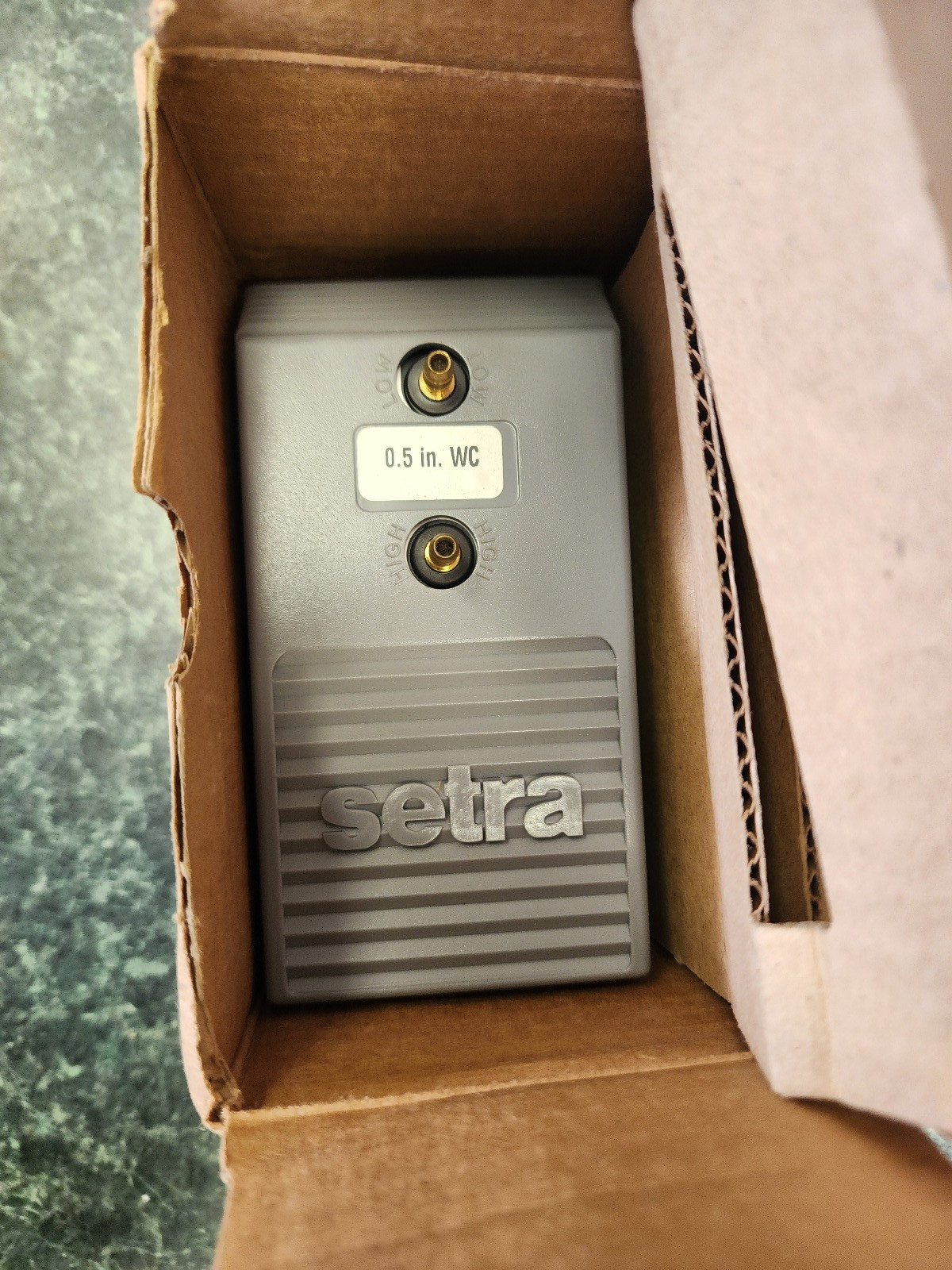 Setra 264 Series 26410R5WD11A1E Differential Pressure Transmitter