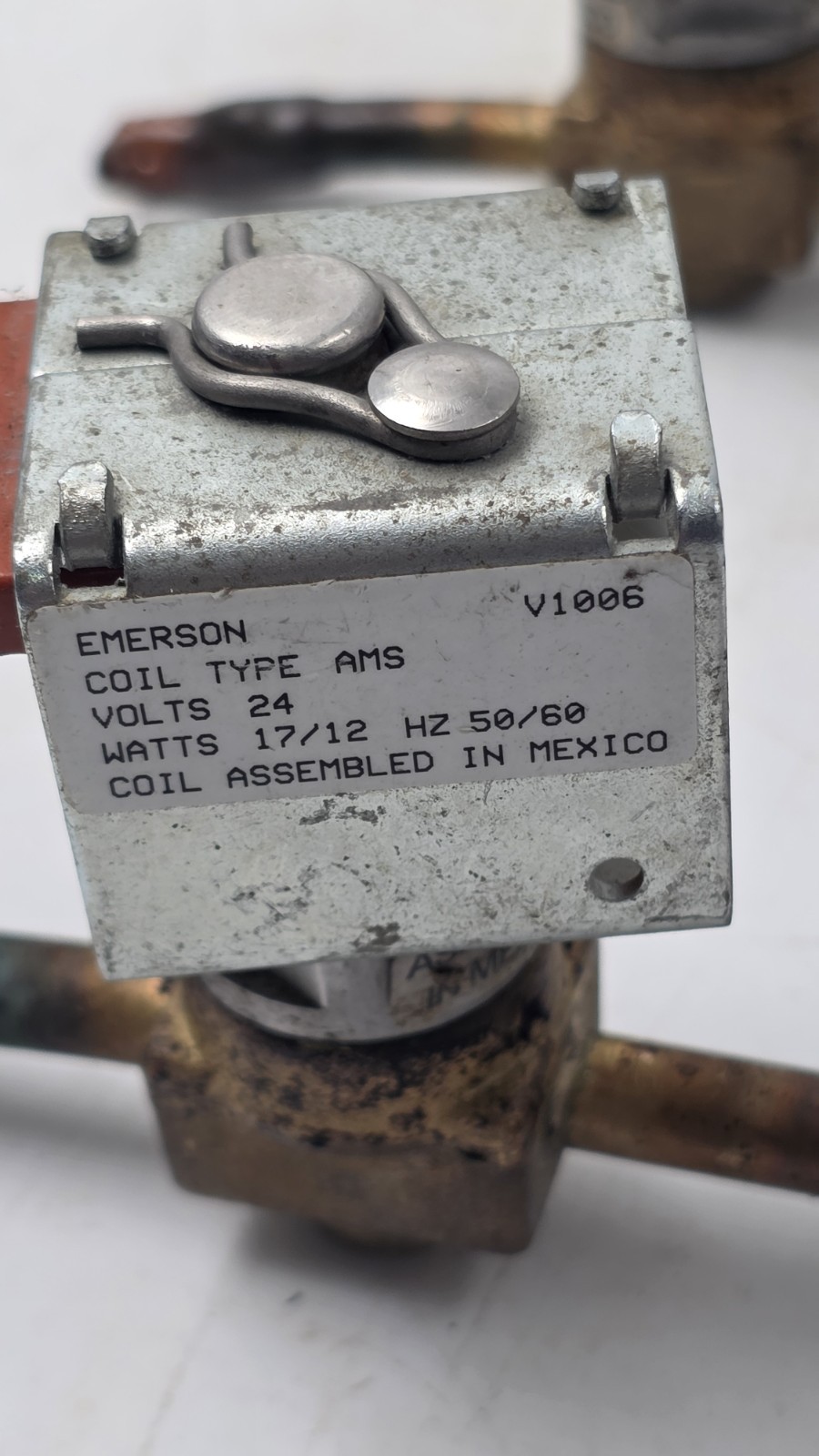 EMERSON V1006 COIL TYPE AMS 24v WATTS 17/12 HZ 50/60 COIL ASSEMBLED IN MEXICO…