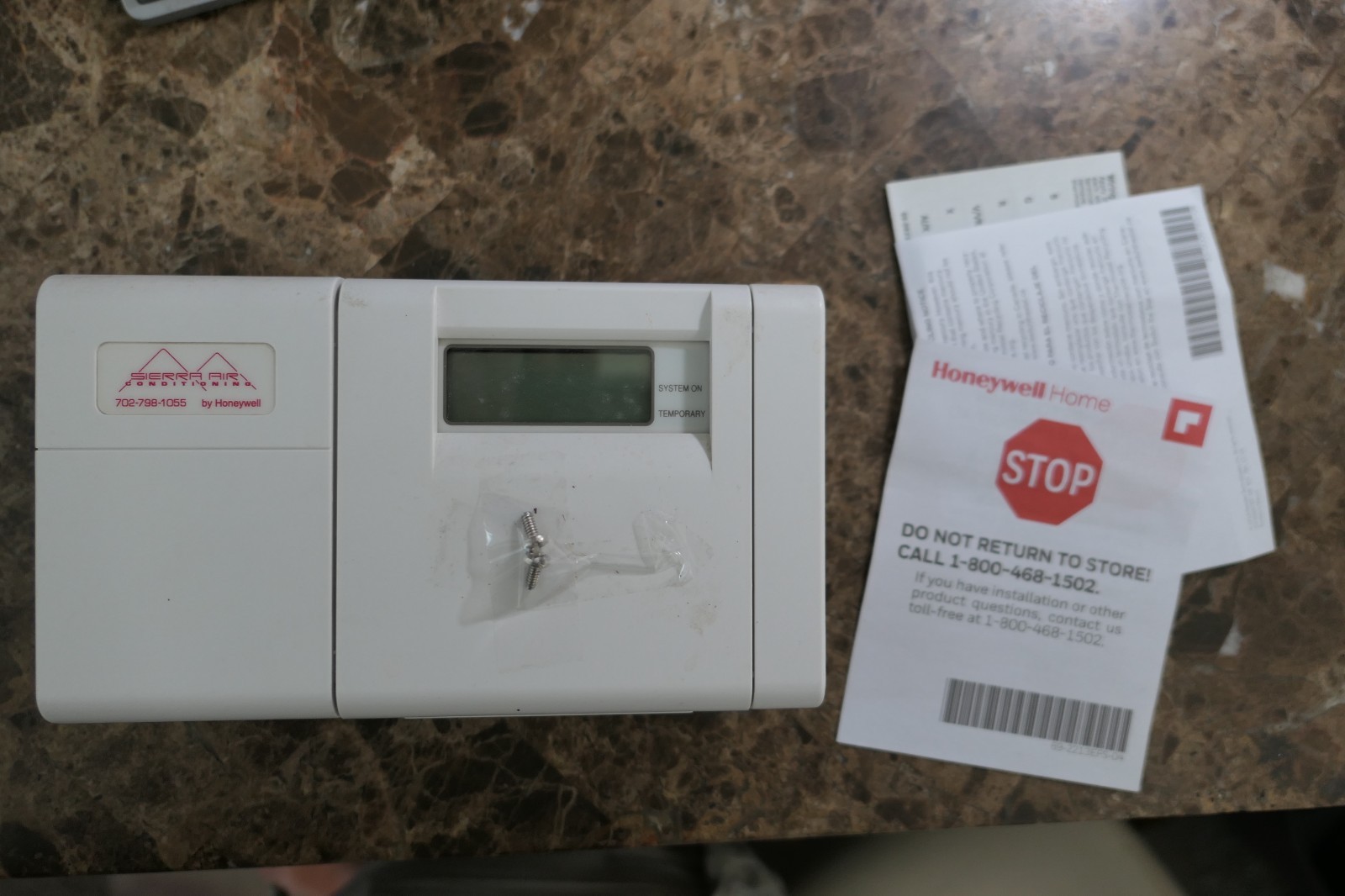 Honeywell T8112D1088 5-2 day Programable Thermostat White T8112D