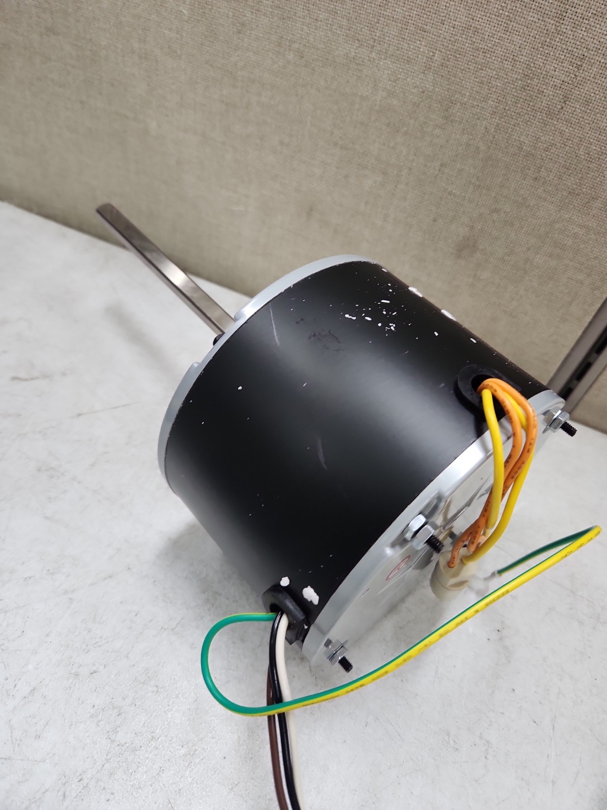 NEW Vevor Condenser Fan Motor with Capacitor 1/4 HP 825rpm 208-230V CW/CCW…