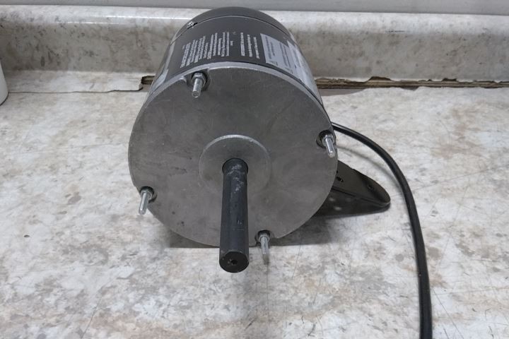 Dayton 20952 24 In Blade Diameter 115V Standard-Duty Quiet-Design Industrial Fan