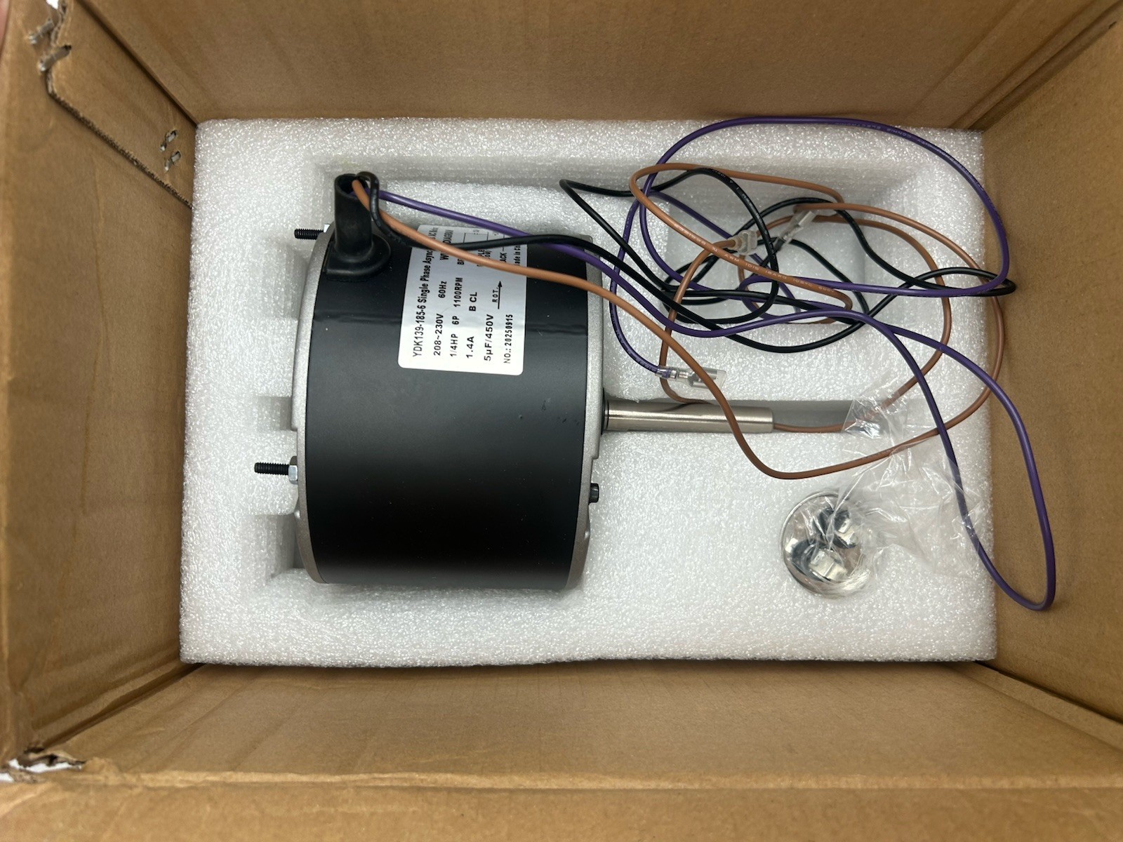 AC Condenser Fan Motor 0131M00018P For Goodman Amana Janitrol YDK-180S62823-03