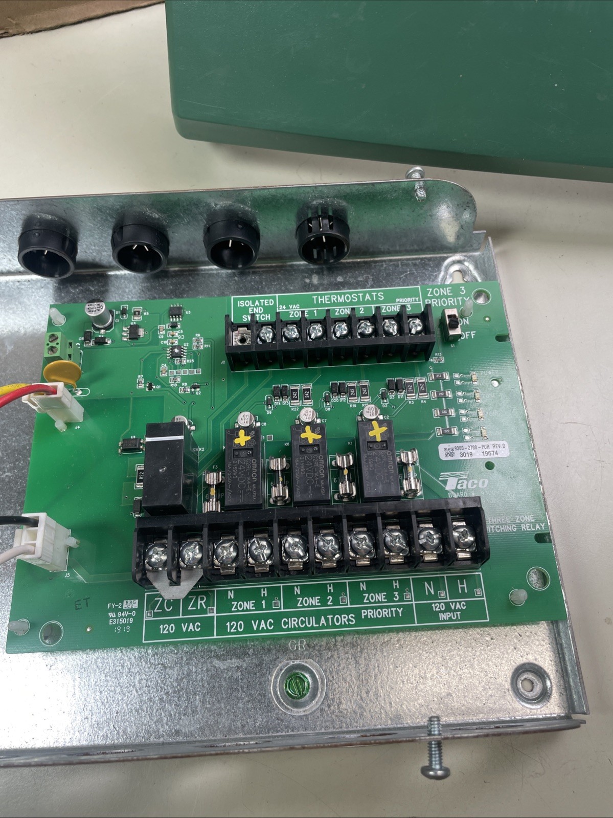 Taco SR503-4 3 Zone Switching Relay Missing 1 Clamp & Several KOs