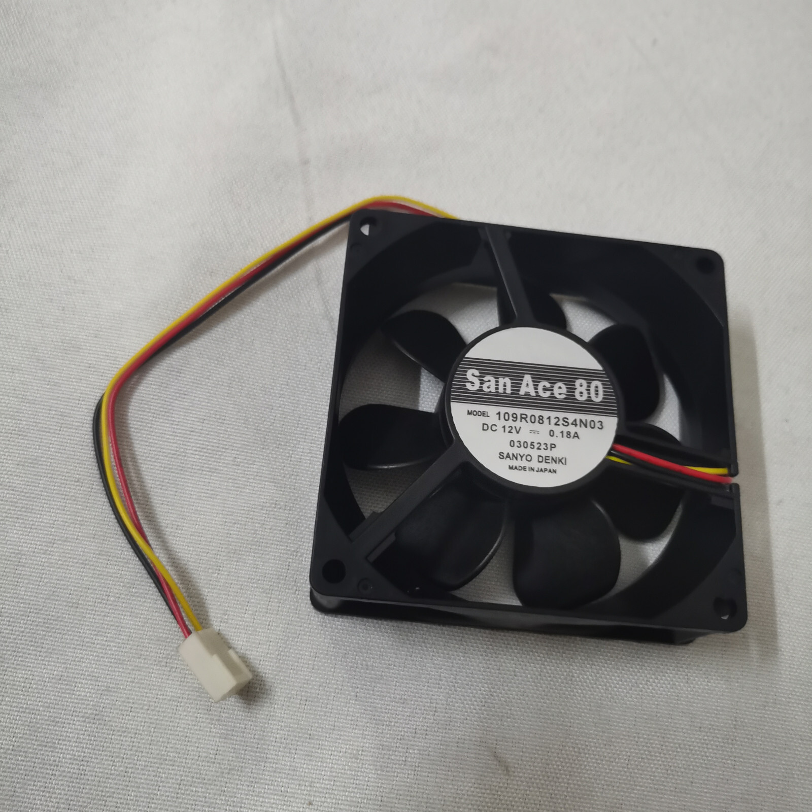 1PC 3 wire fan 8cm fan 109R0812S4N03 8025 12V 0.18A