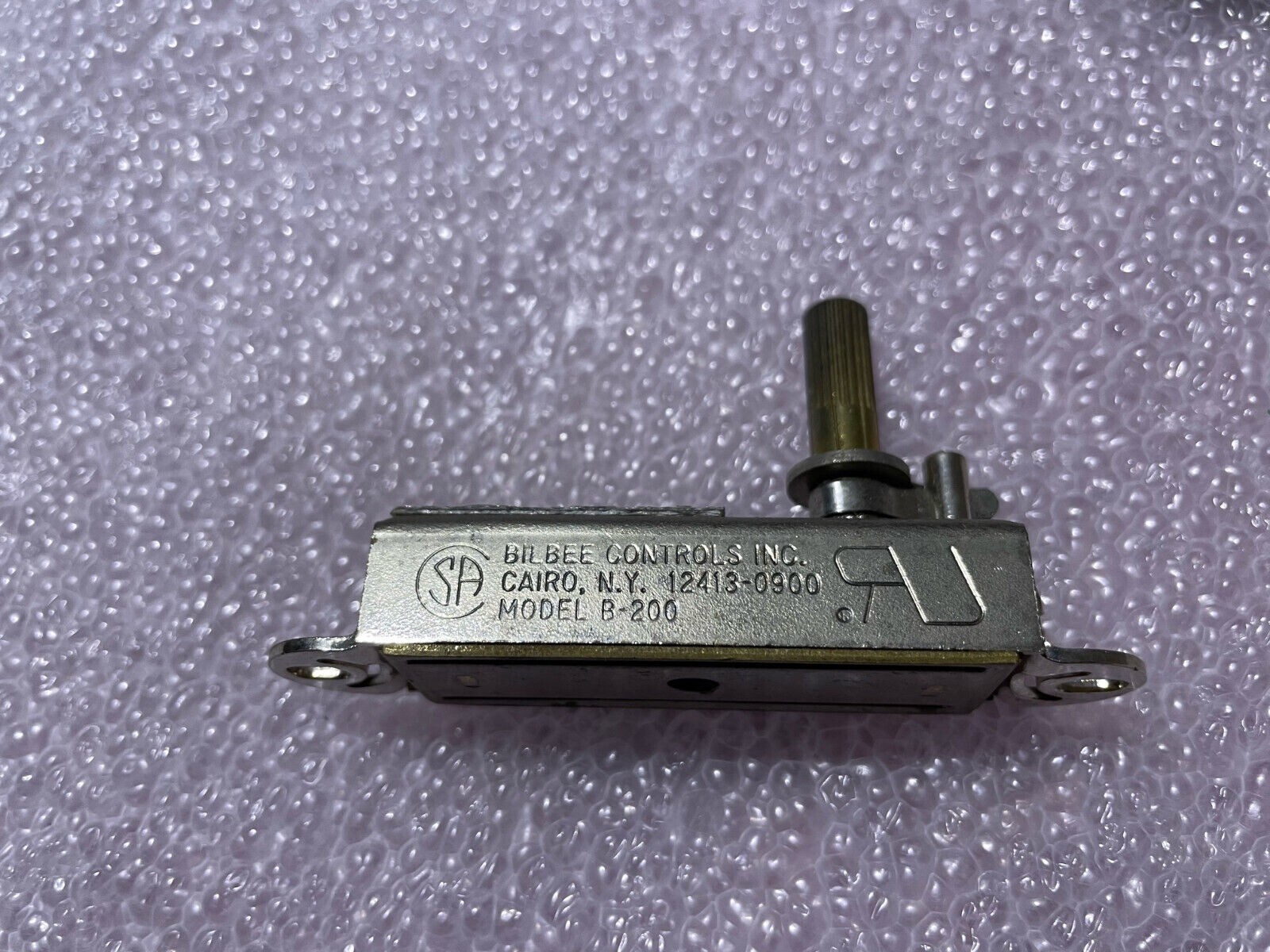 Bilbee Controls B200 Adjustable Thermostat, Shaft Length 1.125″, 345°F Max