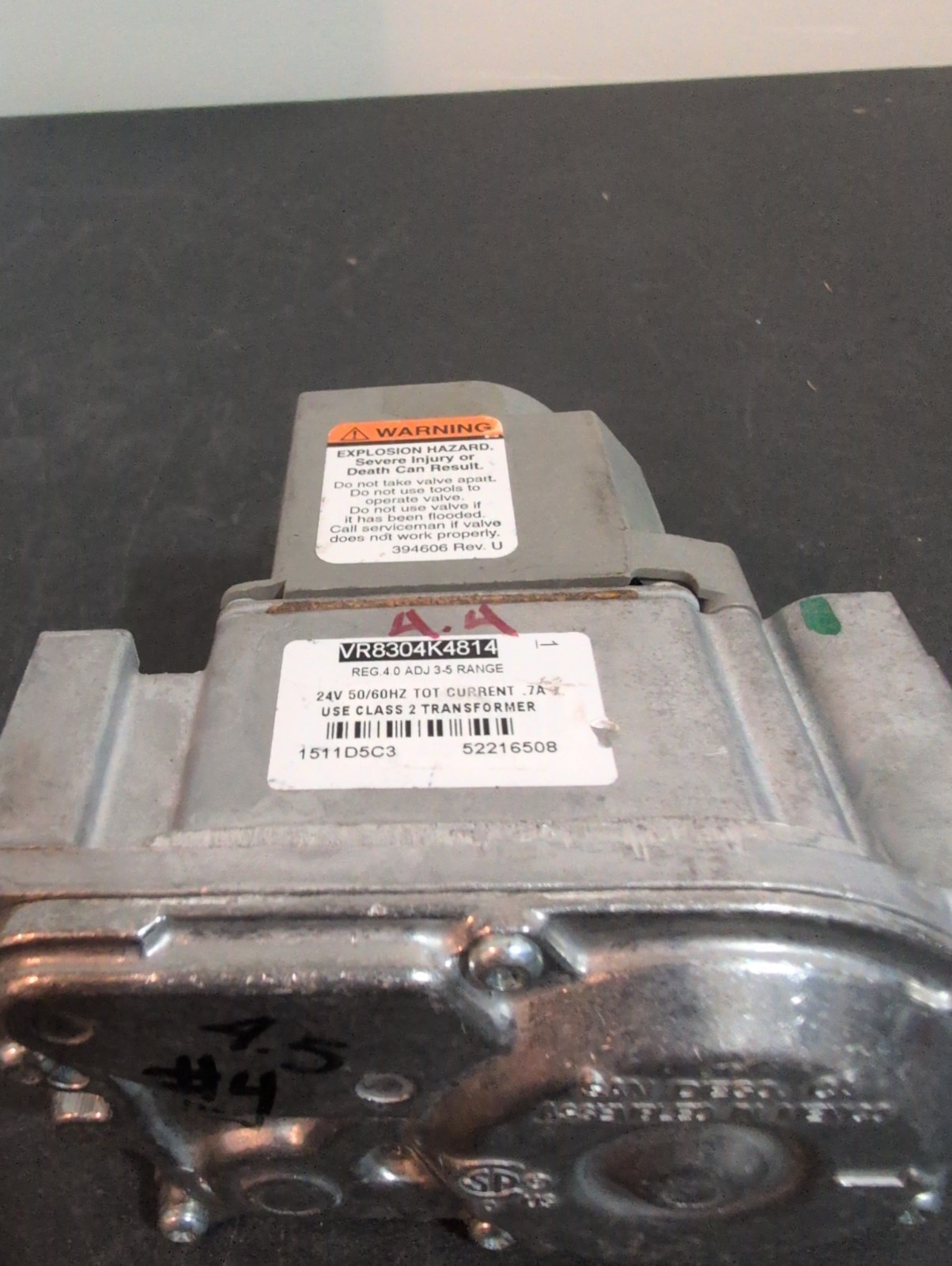 New Honeywell VR8304K4814 Gas Valve Open Box