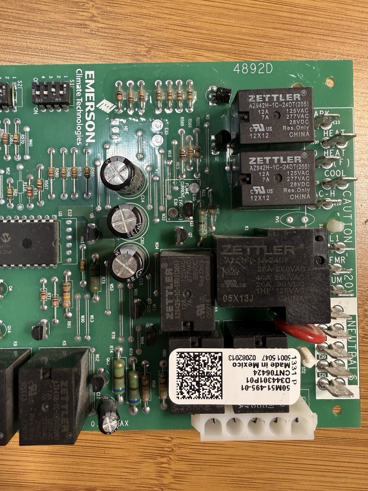 BRAND NEW Trane Emerson 50M51-495-01 Control Circuit Board D344301P01, Mexico