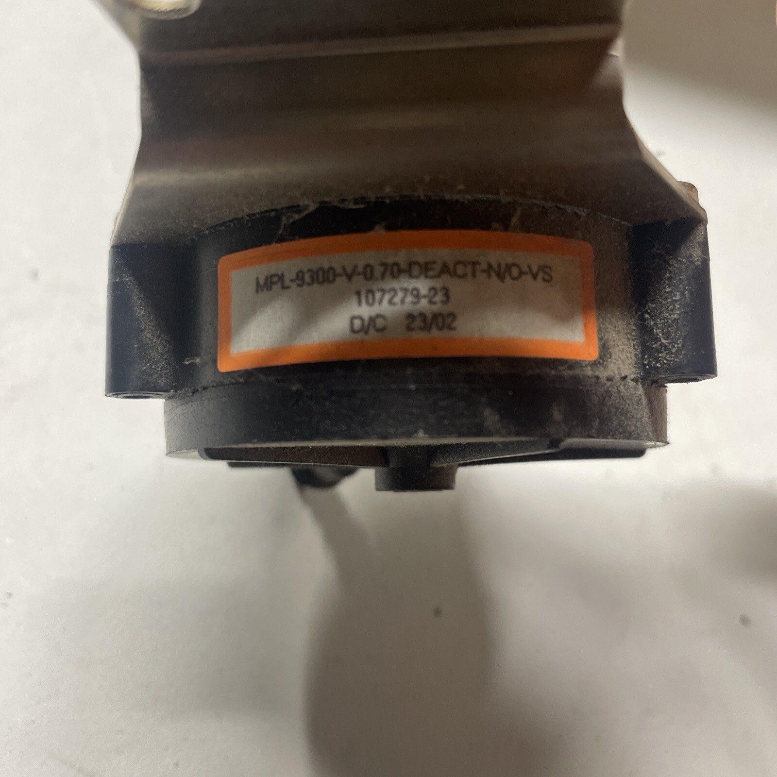Goodman Amana Furnace Pressure Switch 107279-23 MPL9300-V-0.70-DEACT-N/O-VS