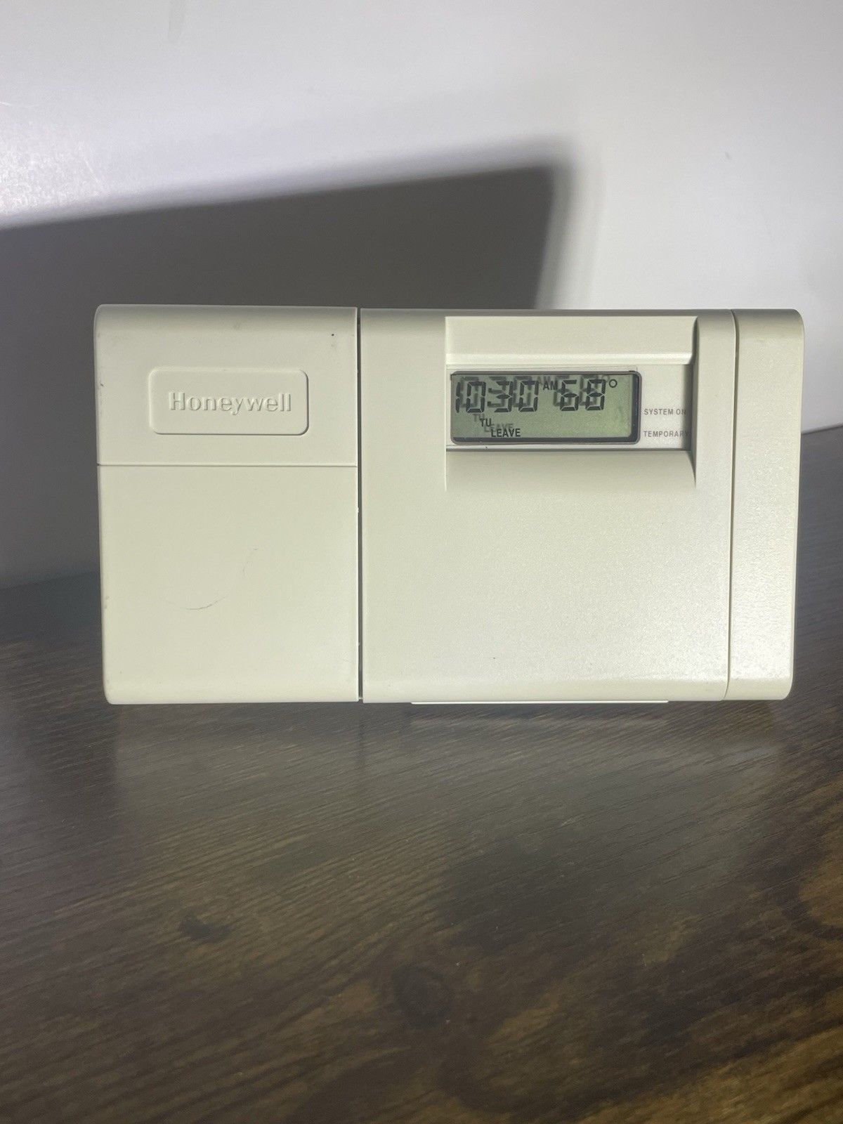 Thermostat Honeywell CT3200 5 and 2 day Programmable Beige Heat / Cold