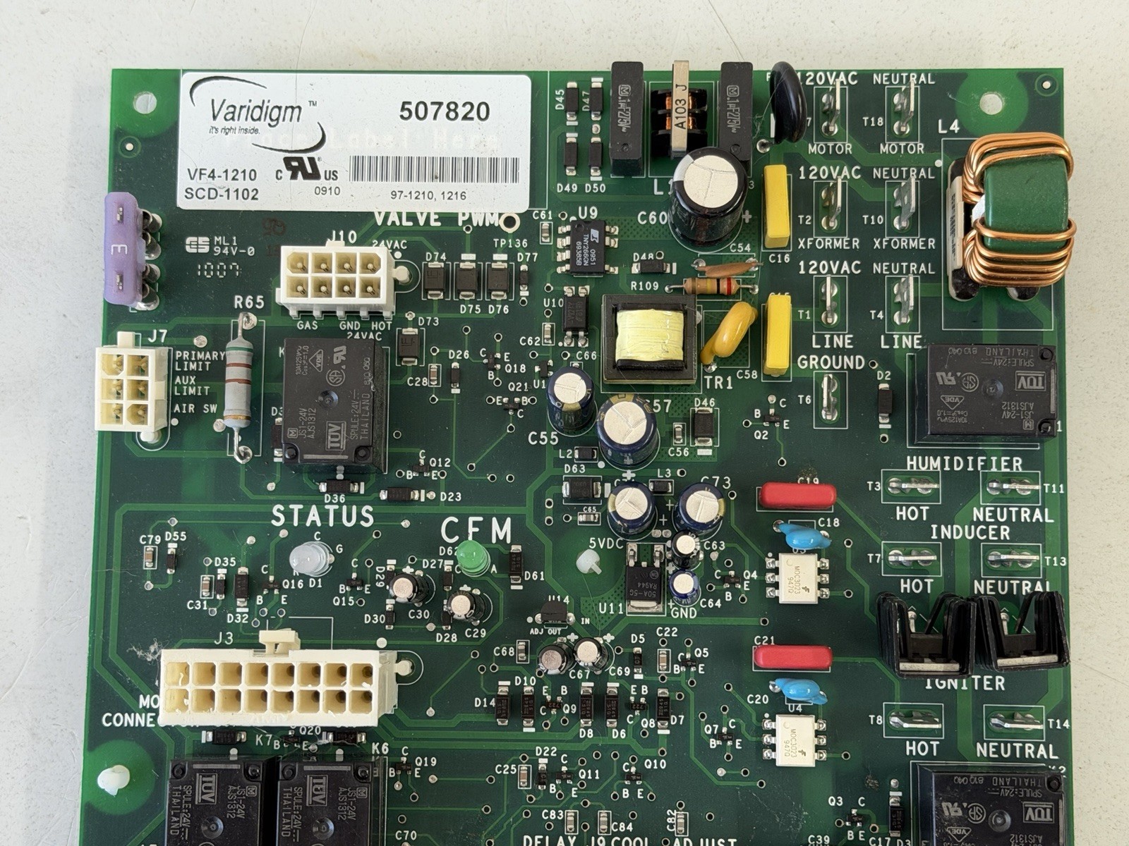 York Luxaire VARIDIGM 507820 Furnace Control Circuit Board D679A VF4-1210