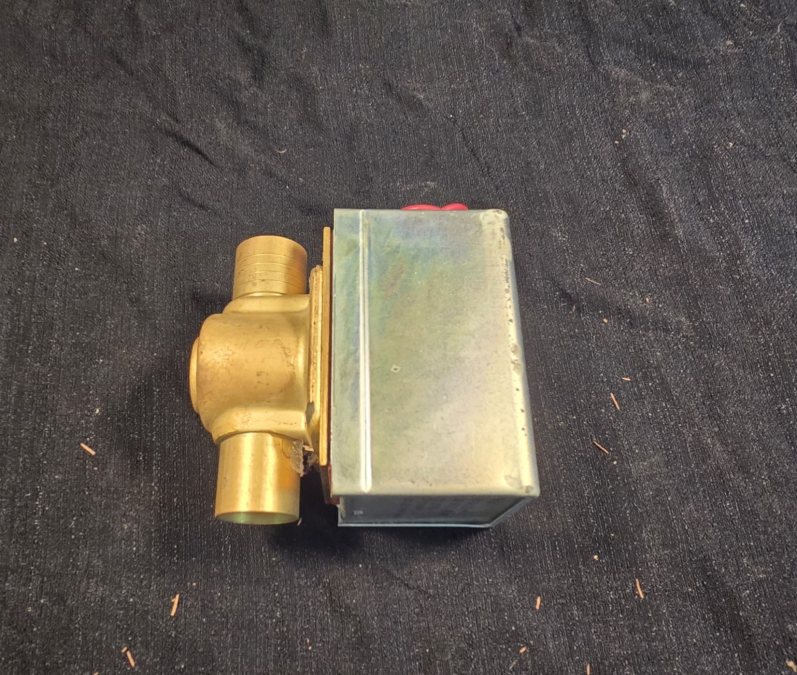 HONEYWELL V4043A1259 3/4″ 120v Motorized Zone Valve – NOS